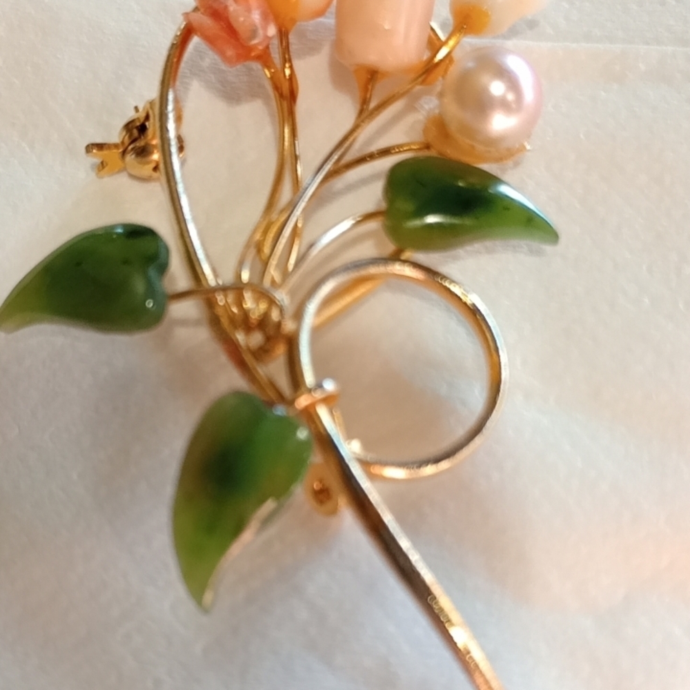 Estate Gold and Green Floral Brooch with Pearl - Picture 14 of 16